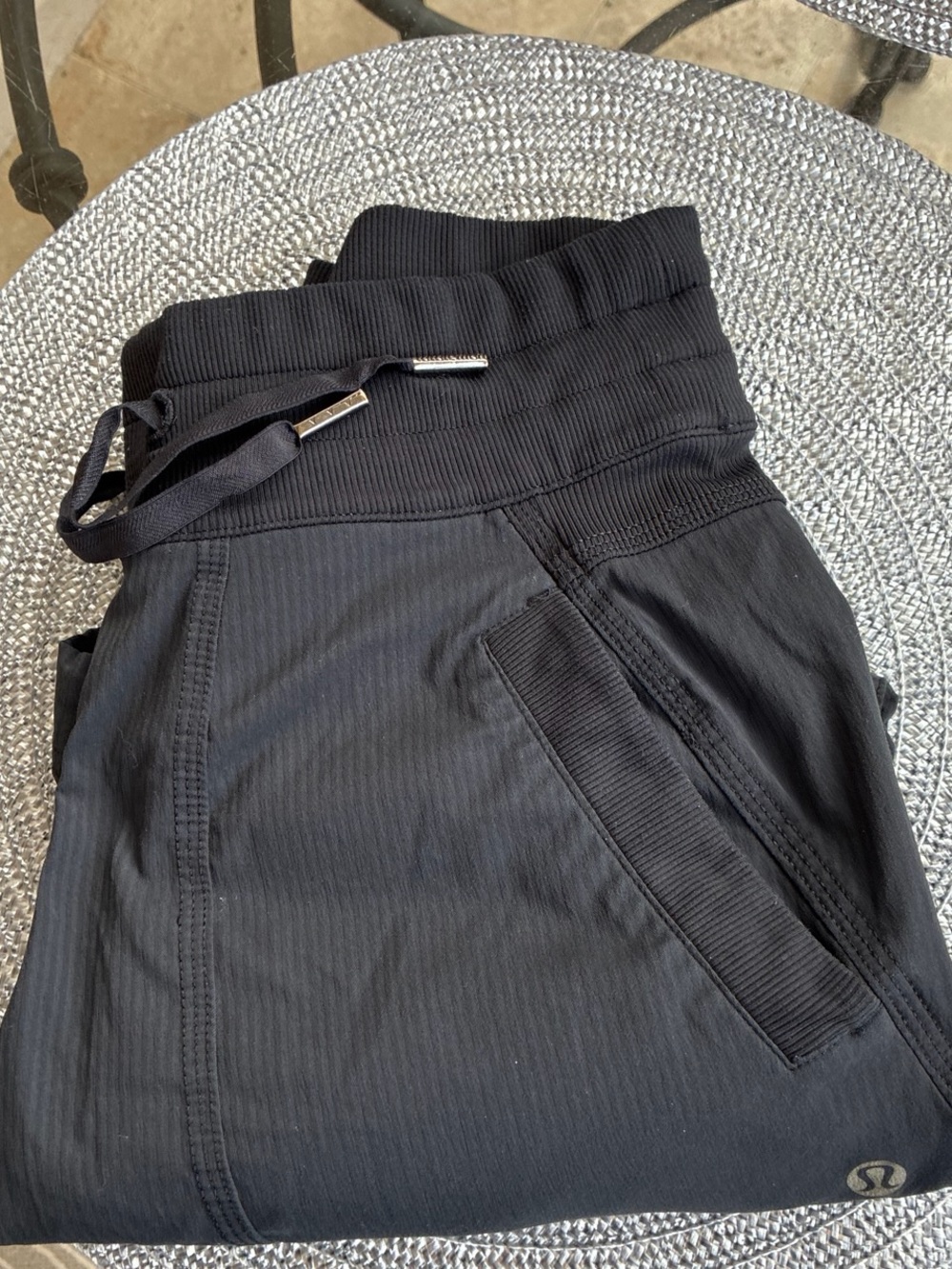 lululemon athletic Black Capri pants